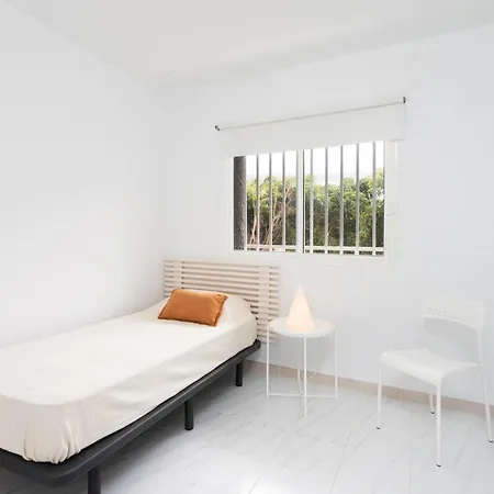 La Gaviota Apartament *